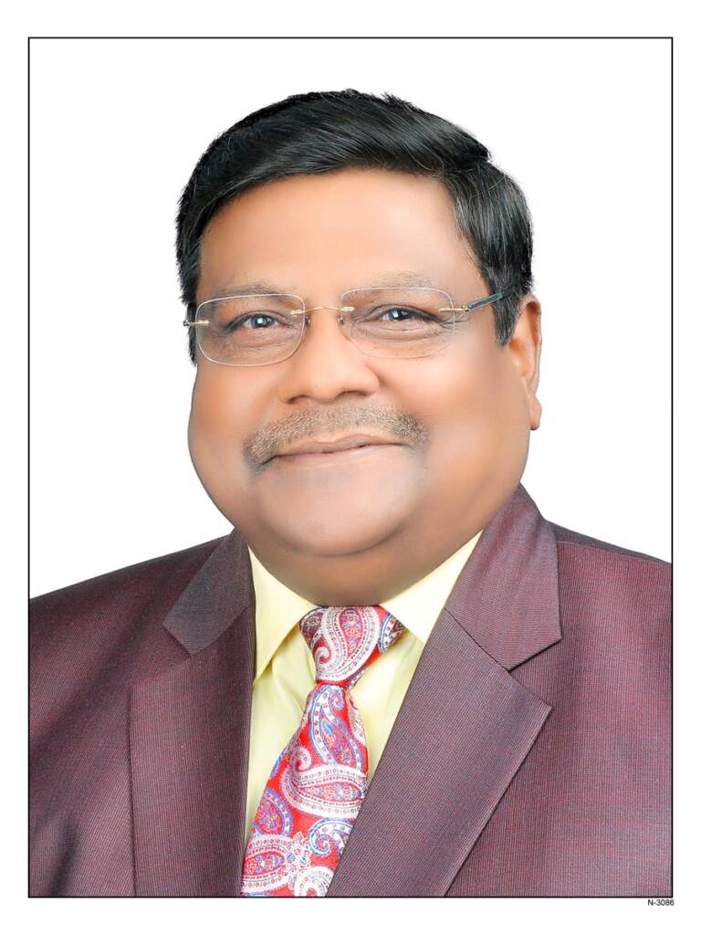 JNVU Vice Chancellor Professor Kanhaiya Lal Srivastava addressing the crowd about making Rajasthani language a compulsory subject